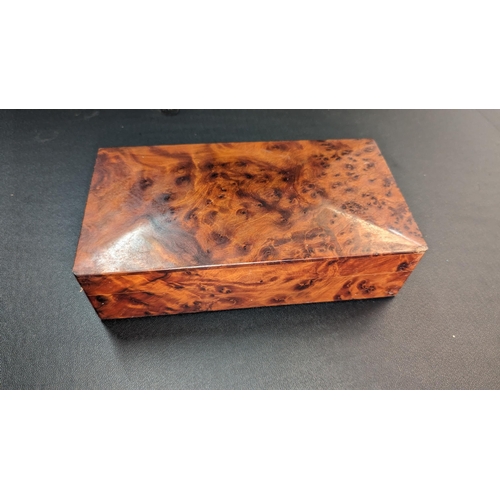 915 - A Burr Walnut Box