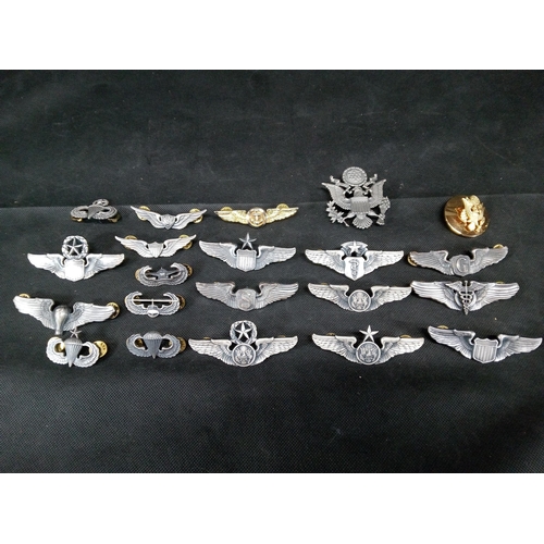 1507 - Assortment of Military Badges and Crests.