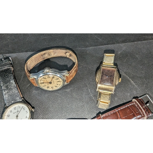 843 - A Vintage Ingersol Triumph Gents Watch and Others (not running).