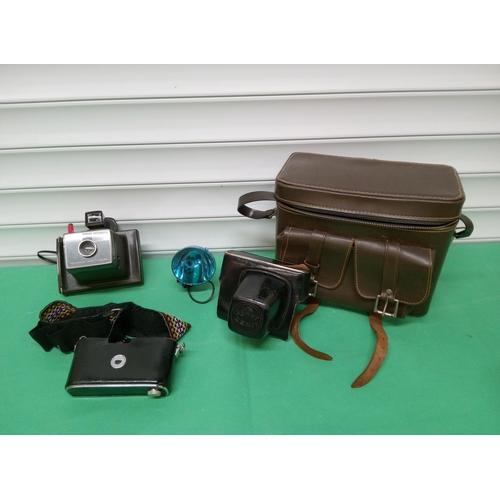 681E - Polaroid Land Camera Carry Bag, Shoulder Strap and More.