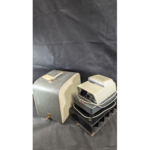 673 - A Brown Paximat - N12 Slide Projector