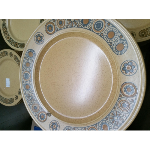 240 - Quantity Of Kiln Craft Bacchus including :- 42 Dinner Plates, 20 Medium Plates, 39 Bowls, 90 Side Pl... 