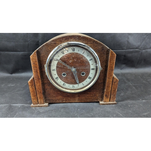 428 - A Vintage Mantle Clock