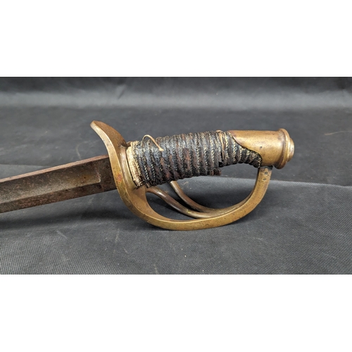 821 - A 19th Century French Model 1822 Light Cavalry Sabre with a Curved 75cm Blade Marked Soligen. Regula... 