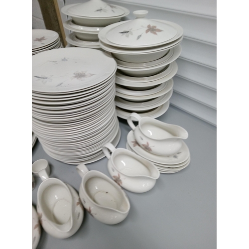 251 - Quantity of Royal Doulton 