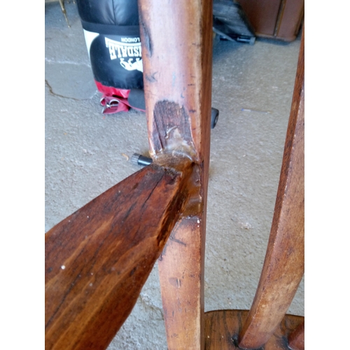 392 - Antique Windsor Arm Chair (in need of slight attention to arm as pictured).