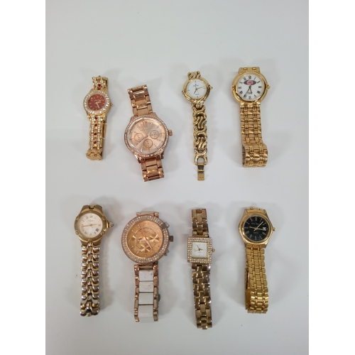 715 - 8 x ladies Watches (Golden Colours).