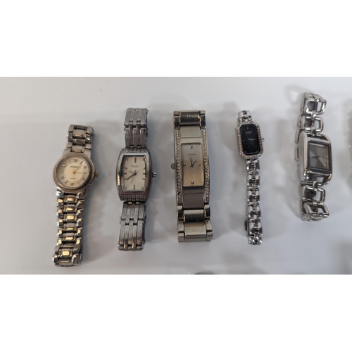 747 - 16 x Ladies Watches