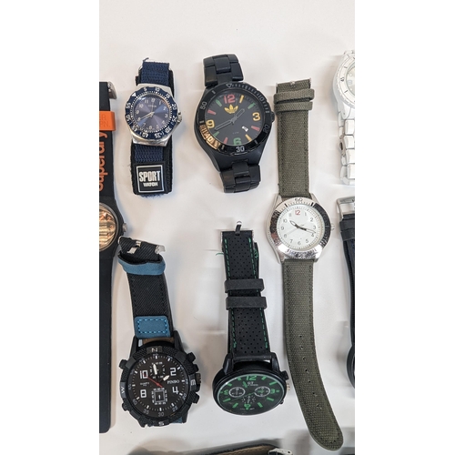 748 - 16 x Watches