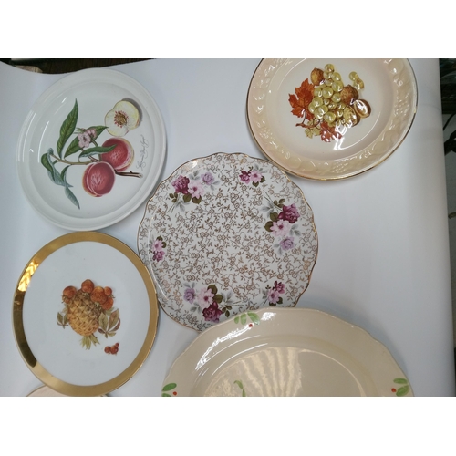 1248 - Selection Of Plates and Platters including Port Merrion, Coalport, Royal Doulton and More.