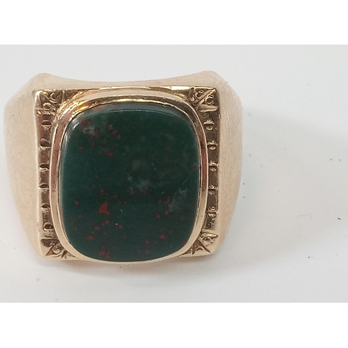 508 - Gents Cygnet Ring with Blood Stone, 9ct Gold, 6.1gm Total Weight. Size P/Q.