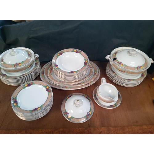 261 - Grimwade Dinner Service including:
1 x 39cm Oval Platter
1 x 35cm Oval Platter
2 x 30cm Oval Platter... 