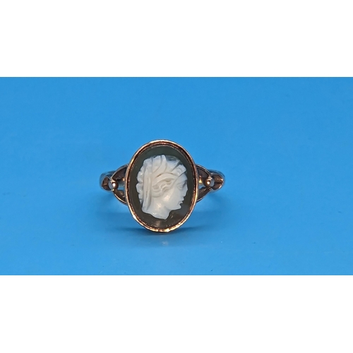 466 - 9ct vintage rose gold ring set with carved cameo