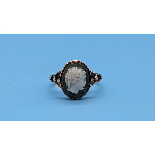 466 - 9ct vintage rose gold ring set with carved cameo