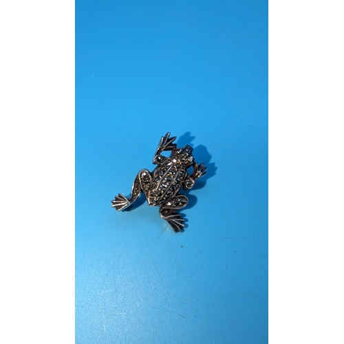 532 - Silver and marcasite frog brooch