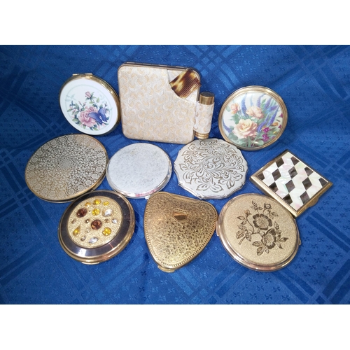 635 - 10 x Vintage Powder Compacts.