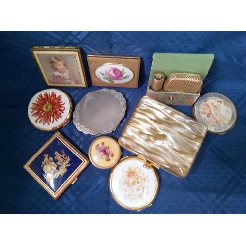 634 - 10 x Vintage Powder Compacts.