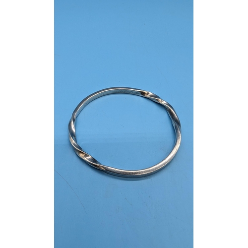 529 - A Heavy Hallmarked .925 Silver Bangle, 30gms.