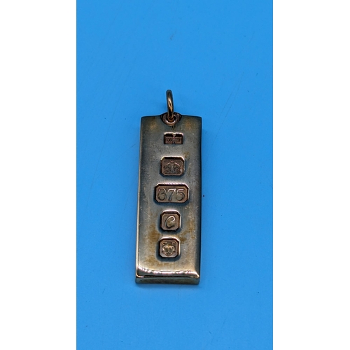 495 - A 9ct Gold Bullion Pendant, 30gms in Weight.