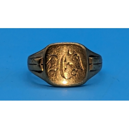 507 - A 9ct Gold Engraved Signet Ring, Size S.