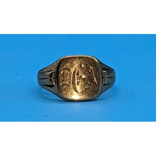 507 - A 9ct Gold Engraved Signet Ring, Size S.