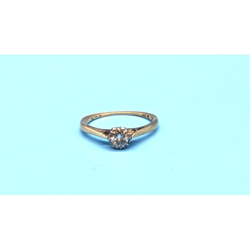 502 - An 18ct Yellow Gold Diamond Ring in a Platinum Setting 1.74 Grams