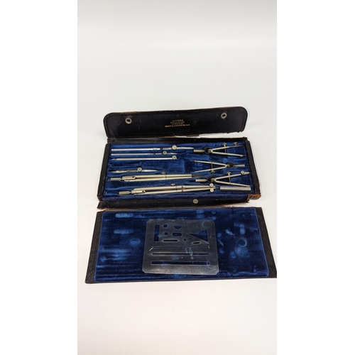 665 - A Vintage MINUSA Drafting Set.