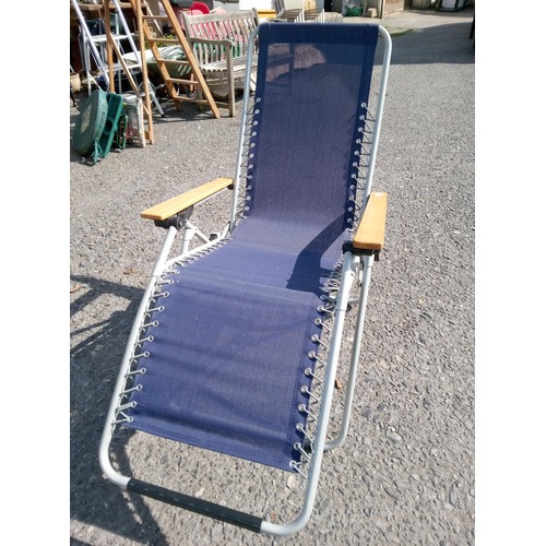 61B - A Garden Sun Lounger.