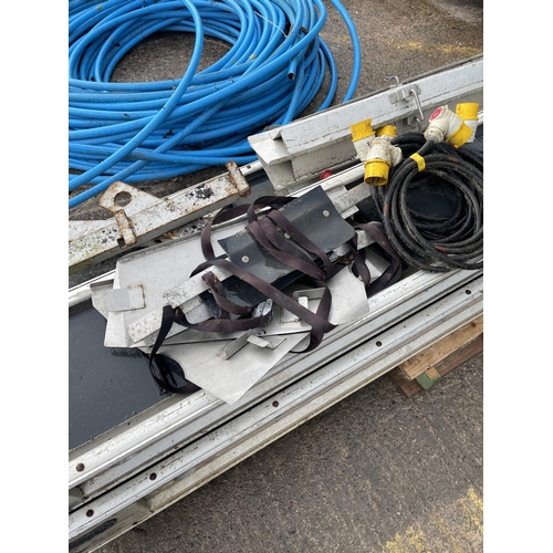 108 - 110v Conveyor system with hopper
** Please note this is a trade sale, therefore FULL Vat is applied ... 