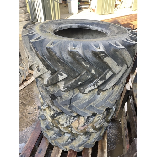 193 - AS dumper tyres 295/80-15.3x 4 not used 

** Please note this is a trade sale, therefore FULL Vat is... 