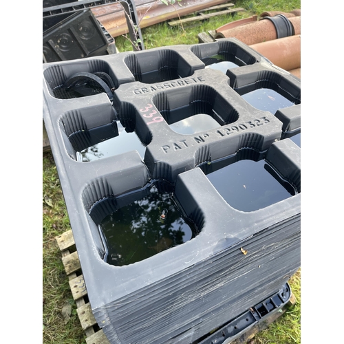 339 - 63 x Grasscrete Concrete parking bay moulds 600mm x 600mm - could be used for planting 

** Please n... 