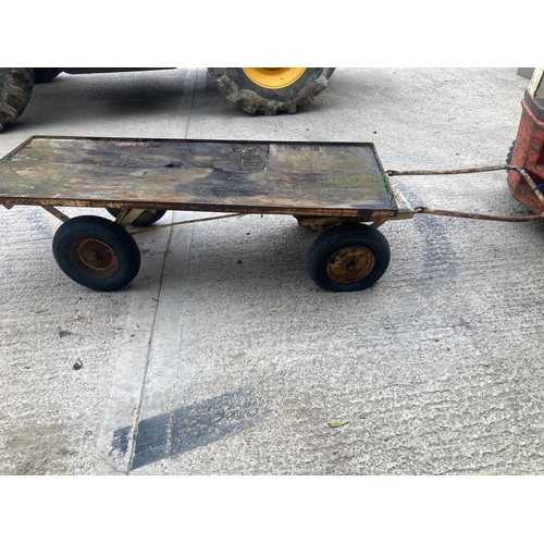 107 - 4 wheeled trolley