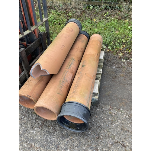 347 - Naylor 225mm internal clay pipe x3 @1780mm/ 1 @ 1.2m plus 5 collars 

** Please note this is a trade... 