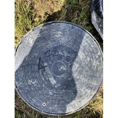 478 - Various Manhole lids- plastic 

** Please note this is a trade sale, therefore FULL Vat is applied o... 