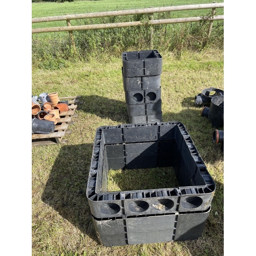 479 - Duct boxes various sizes 

** Please note this is a trade sale, therefore FULL Vat is applied on Sal... 