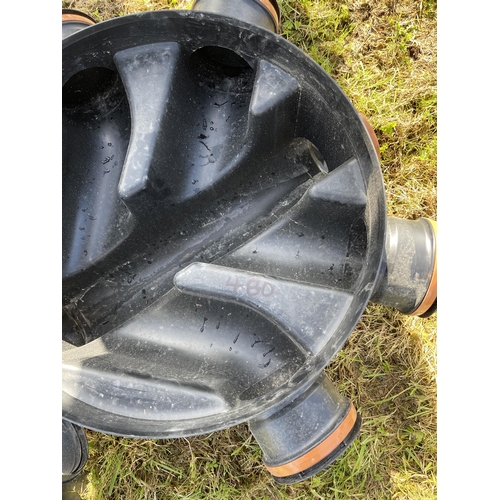 480 - 110mm underground drainage junction chambers 

** Please note this is a trade sale, therefore FULL V... 