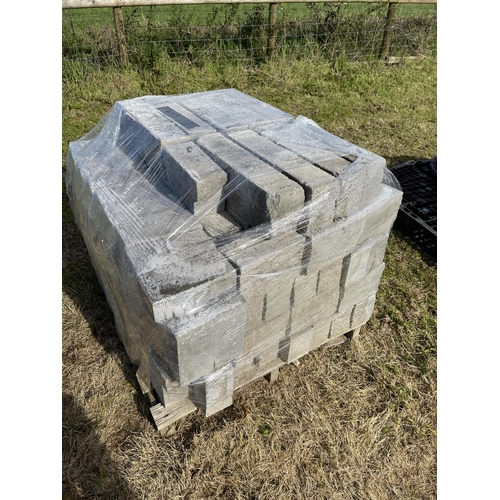 493 - Sheerstone Concrete effect bricks/ blocks x 1 pallet