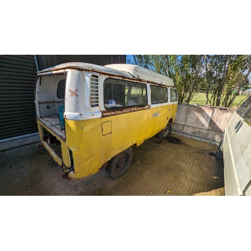 210 - VW T2 Campervan with pop top for full restoration