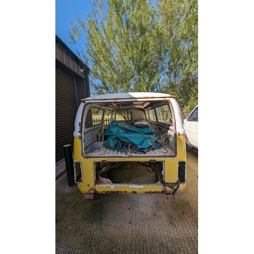 210 - VW T2 Campervan with pop top for full restoration