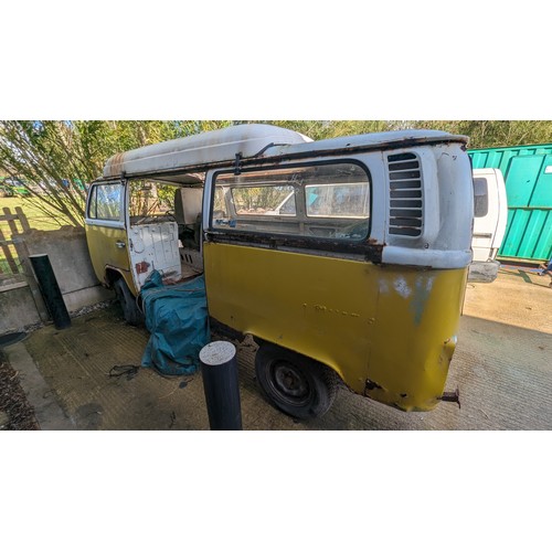 210 - VW T2 Campervan with pop top for full restoration