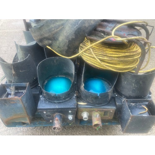 101 - Diesel Traffic Lights Cables and Heads

** Please note this is a trade sale, therefore FULL Vat is a... 