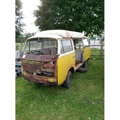 210 - VW T2 Campervan with pop top for full restoration