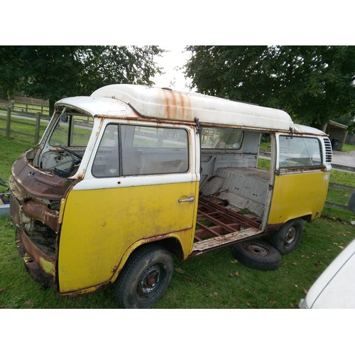 210 - VW T2 Campervan with pop top for full restoration