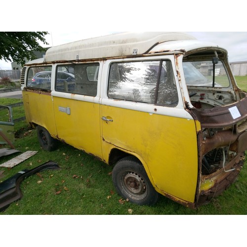 210 - VW T2 Campervan with pop top for full restoration