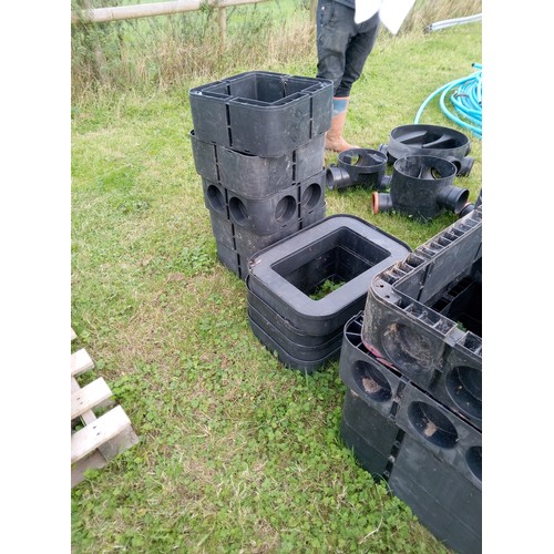 479 - Duct boxes various sizes 

** Please note this is a trade sale, therefore FULL Vat is applied on Sal... 