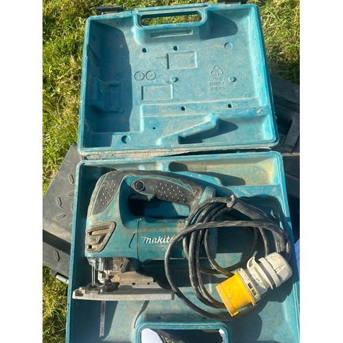 843 - 4350CT Makita 100V Electric Jigsaw 

** Please note this is a trade sale, therefore FULL Vat is appl... 