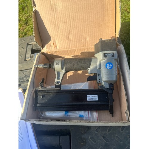 845 - Air Navi Gun - Pneumatic Tacker 

** Please note this is a trade sale, therefore FULL Vat is applied... 