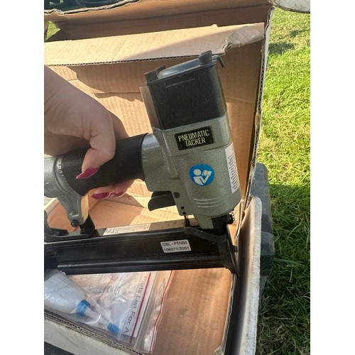 845 - Air Navi Gun - Pneumatic Tacker 

** Please note this is a trade sale, therefore FULL Vat is applied... 