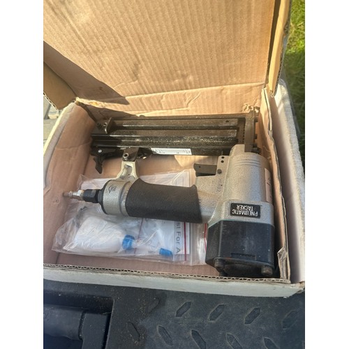 845 - Air Navi Gun - Pneumatic Tacker 

** Please note this is a trade sale, therefore FULL Vat is applied... 