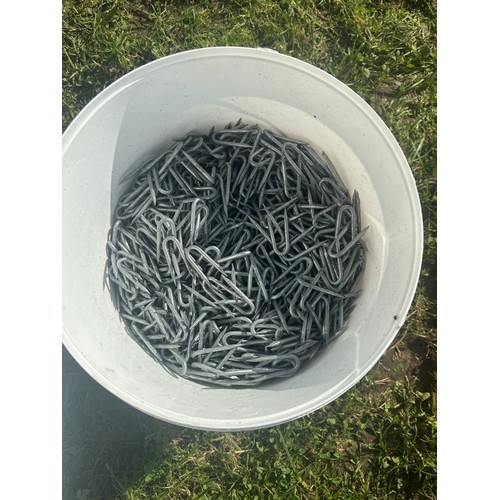 849 - 20kg Staples - 40x40mm 

** Please note this is a trade sale, therefore FULL Vat is applied on Sale ... 